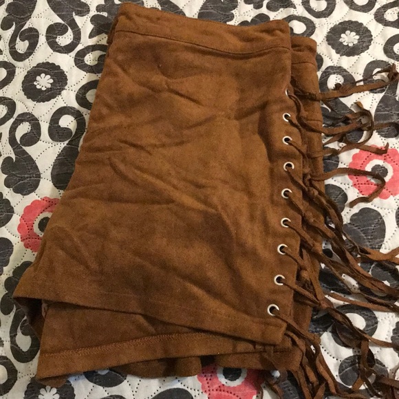 Forever21 suede shorts - Picture 3 of 3